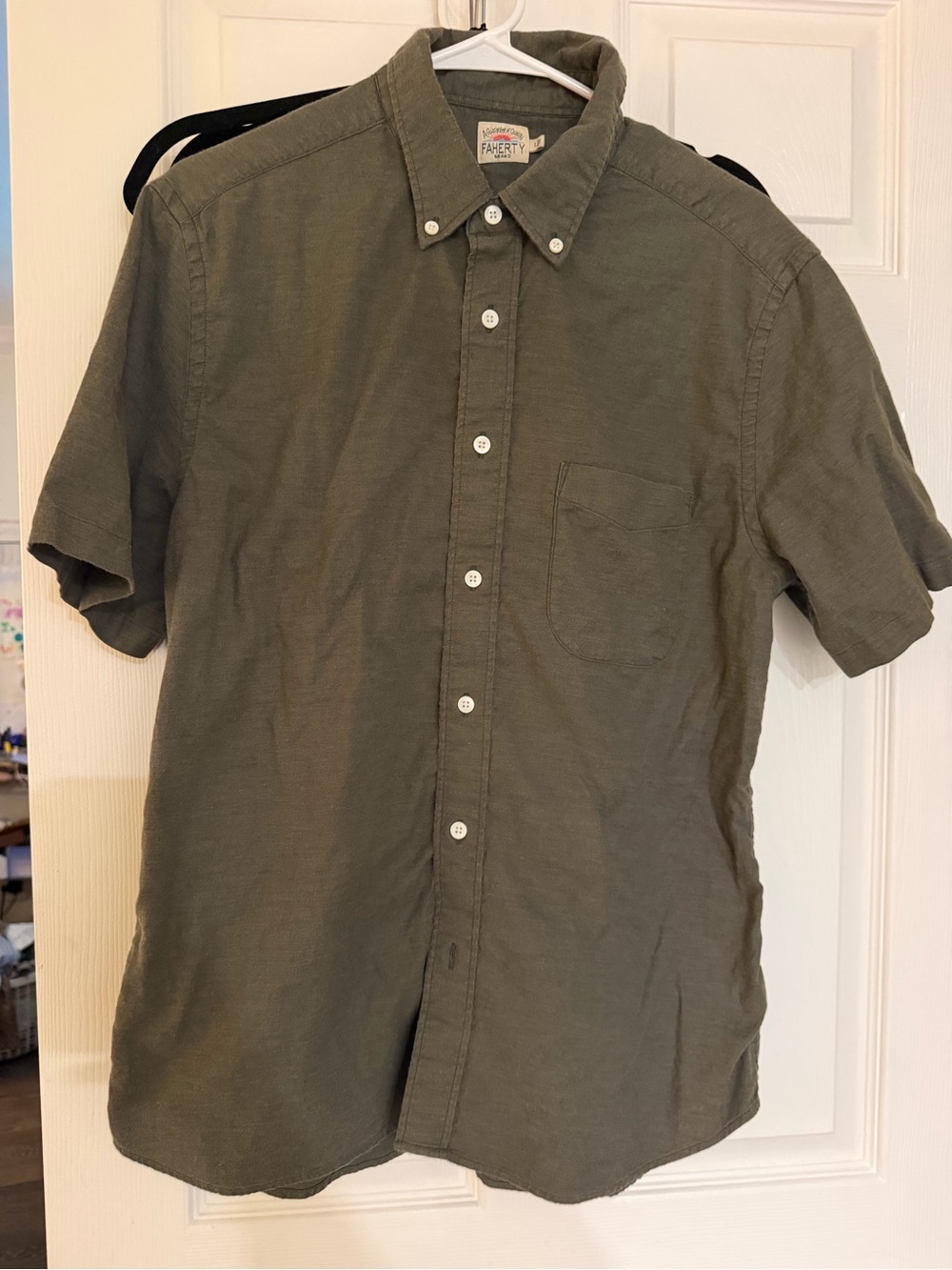 Faherty Olive Green Short-Sleeve Button-Down Shirt med/large